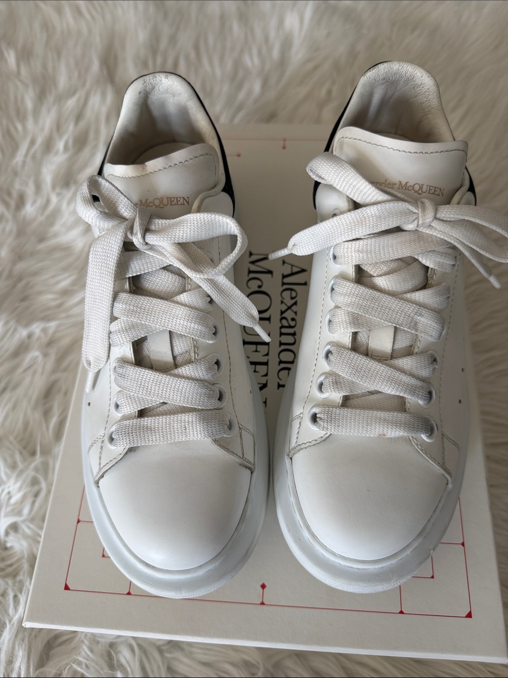 Alexander McQueen White and Black Sneakers Size 8.5